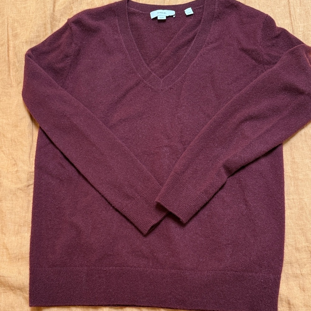 Vince cashmere sweater v-neck